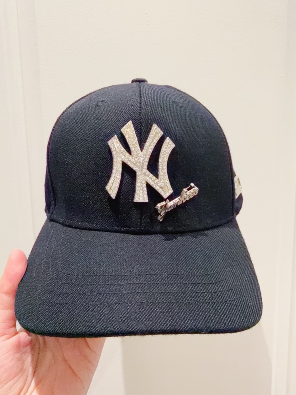 New York Yankees Black Crystal Logo Cap
